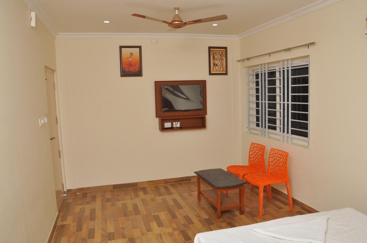 Altis Lodge Erode Exterior photo